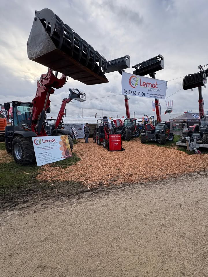 🎪 La Foire de Poussay, c’est parti !Nous sommes prêts à vous accueillir sur notre stand 🤗Il ne fait pas très chaud dehor...